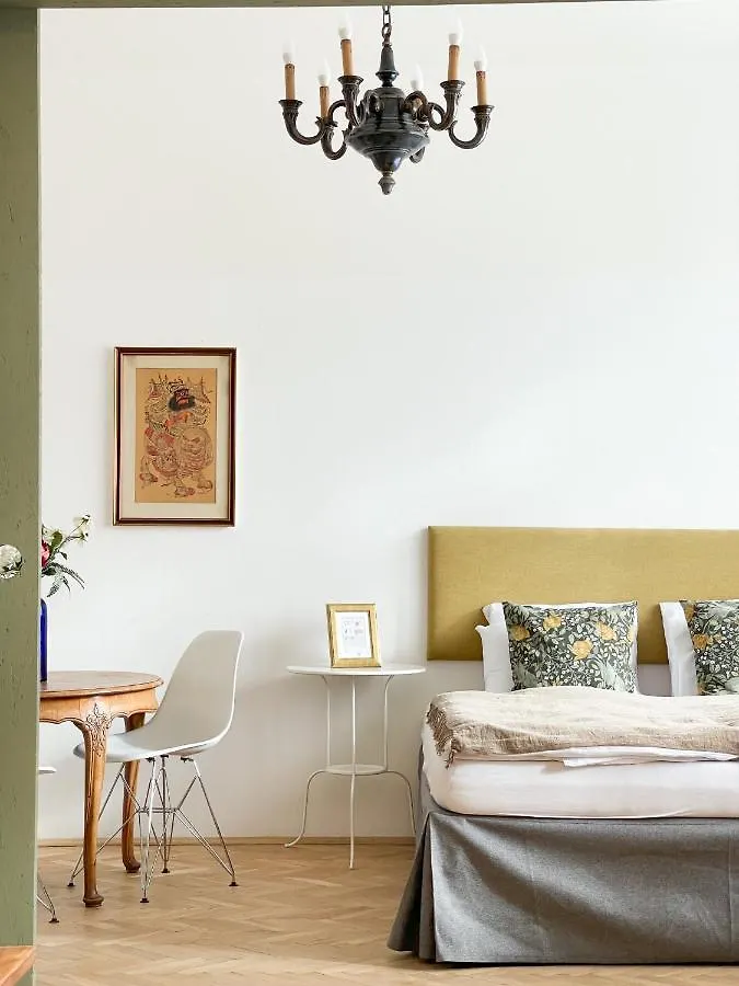 Turnkey I Vintage Terrace Apartment プラハ